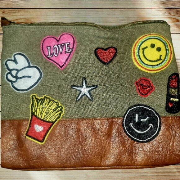 American Eagle Outfitters - Cute Patches - Zipper Clutch Purse Cosmetic Bag - Picture 2 of 4